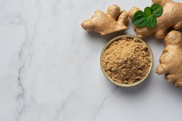 Ginger powder and cloves